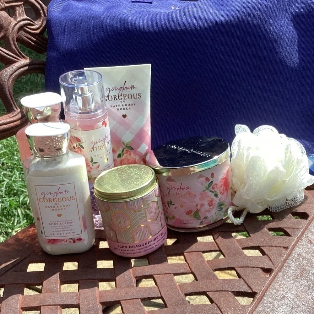 Price Firm NWT Bath & Body Works Gingham Gorgeous 7 Piece Gift Set With Bag